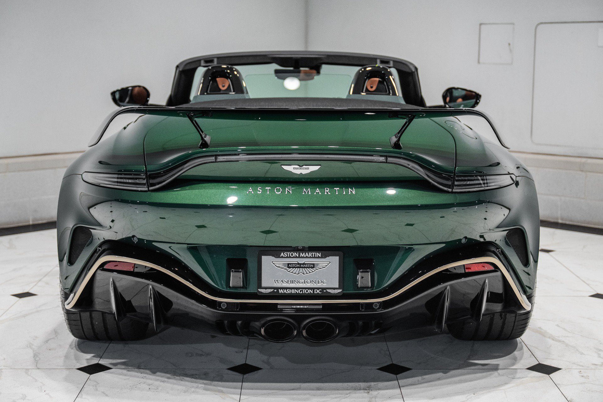 Used 2023 Aston Martin V12 Vantage Roadster RWD image 42