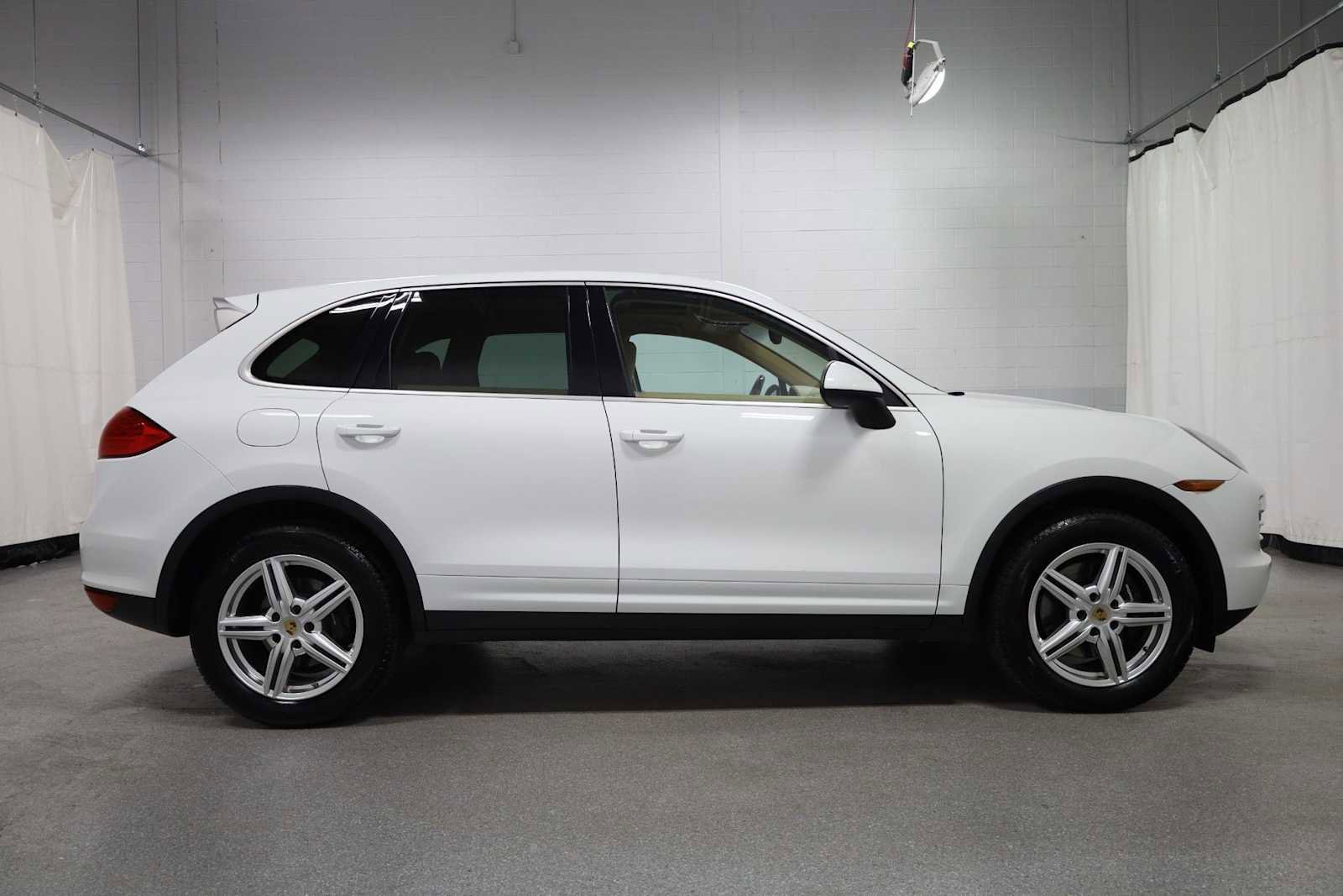 Used 2014 Porsche Cayenne AWD/4WD image 10