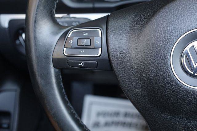 Used 2014 Volkswagen Eos Komfort FWD image 31