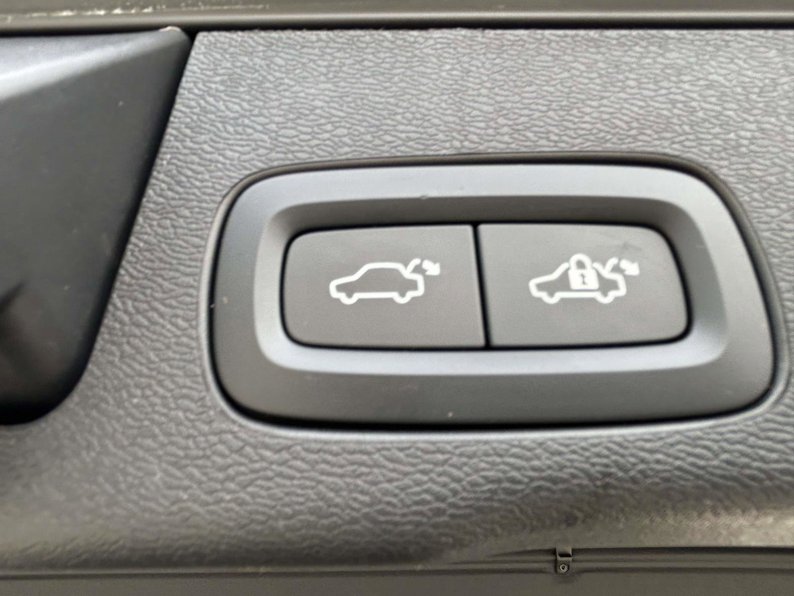 Certified 2023 Volvo XC60 B5 Ultimate image 18