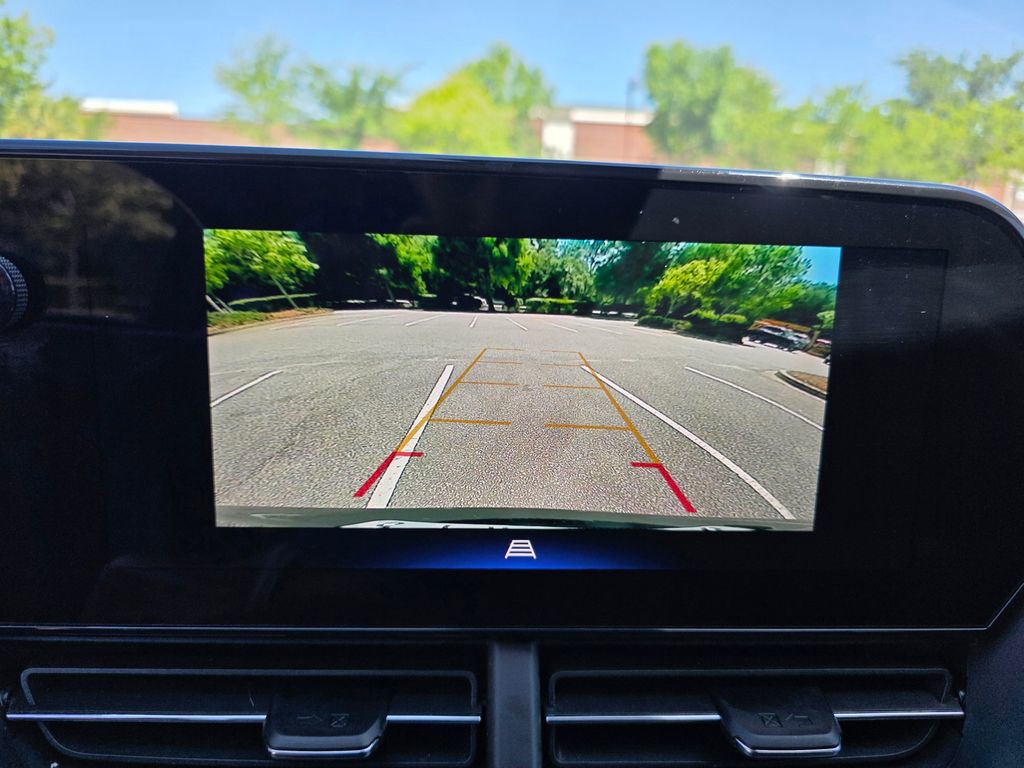 Used 2025 Chevrolet Trax LT w/ Driver Confidence Package FWD image 18