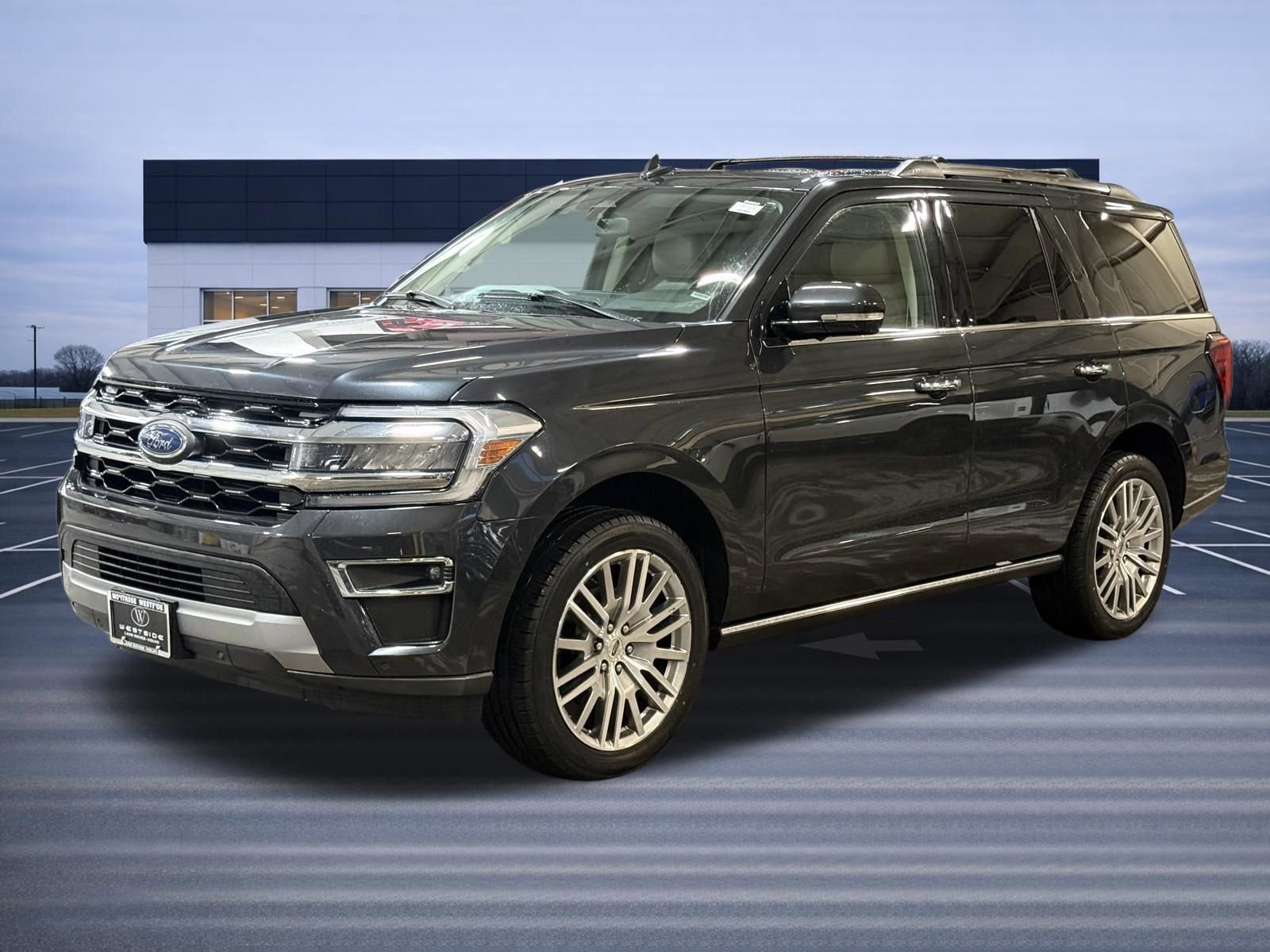 Used 2024 Ford Expedition Limited AWD/4WD image 2