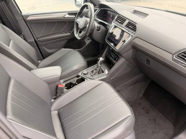 Certified 2024 Volkswagen Tiguan SE R-Line AWD/4WD image 18