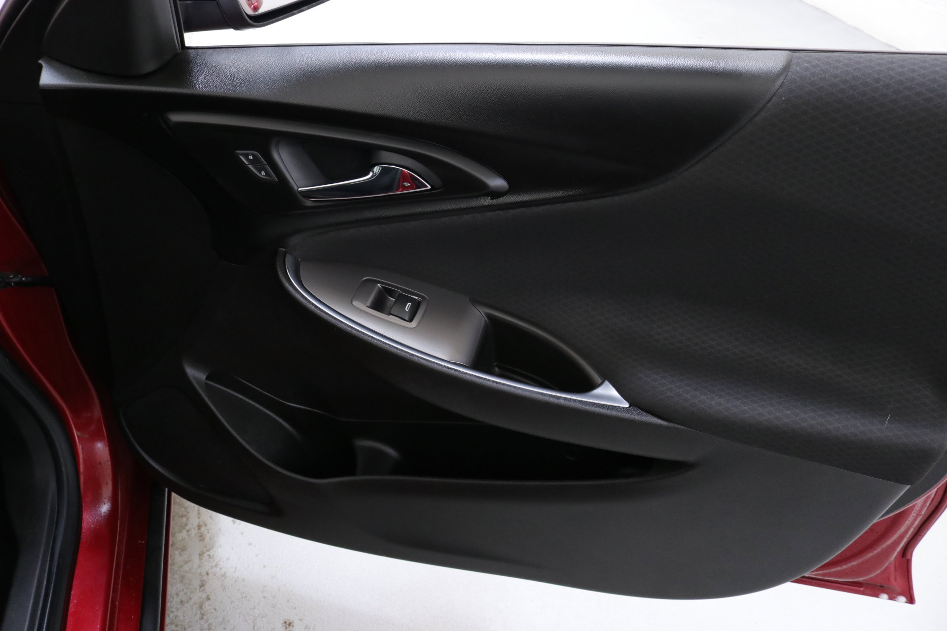 Used 2018 Chevrolet Malibu LT image 34