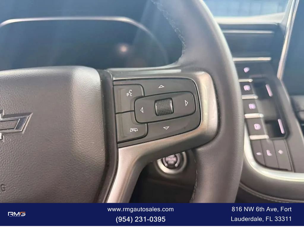 Used 2024 Chevrolet Suburban Z71 w/ Luxury Package AWD/4WD image 19