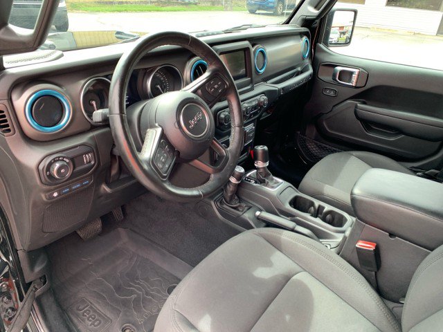 Used 2023 Jeep Wrangler Unlimited w/ Cold Weather Group AWD/4WD image 11