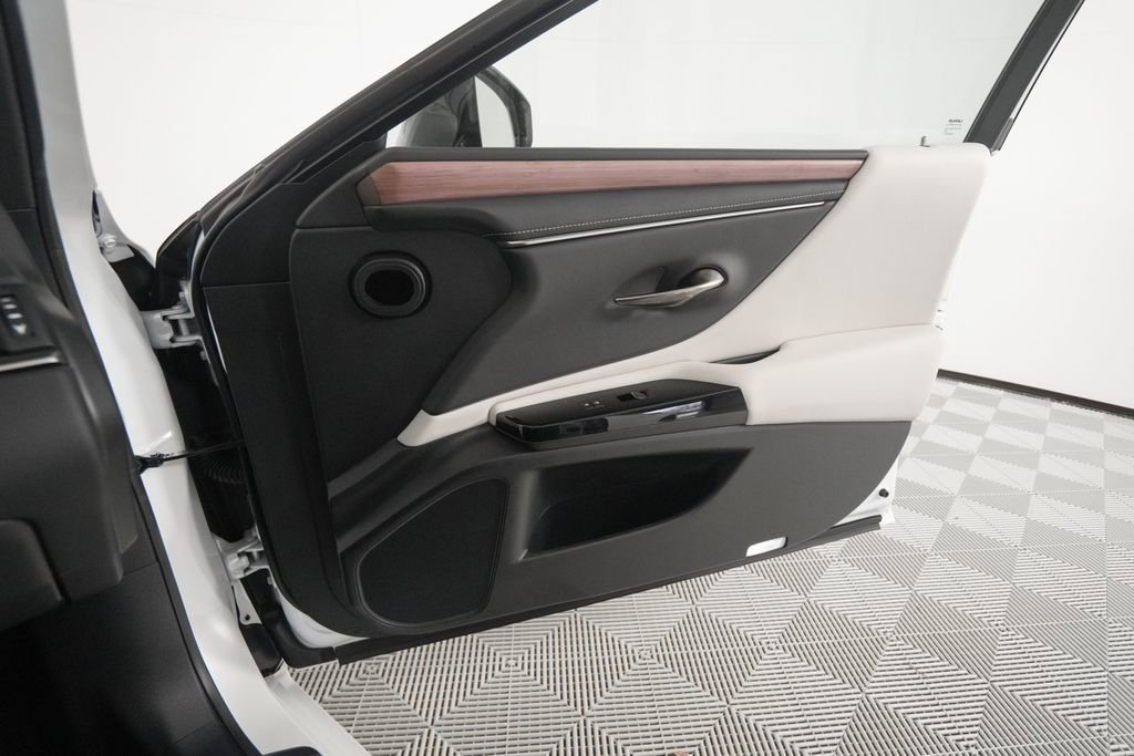 Certified 2025 Lexus ES 350 w/ Premium Package image 21