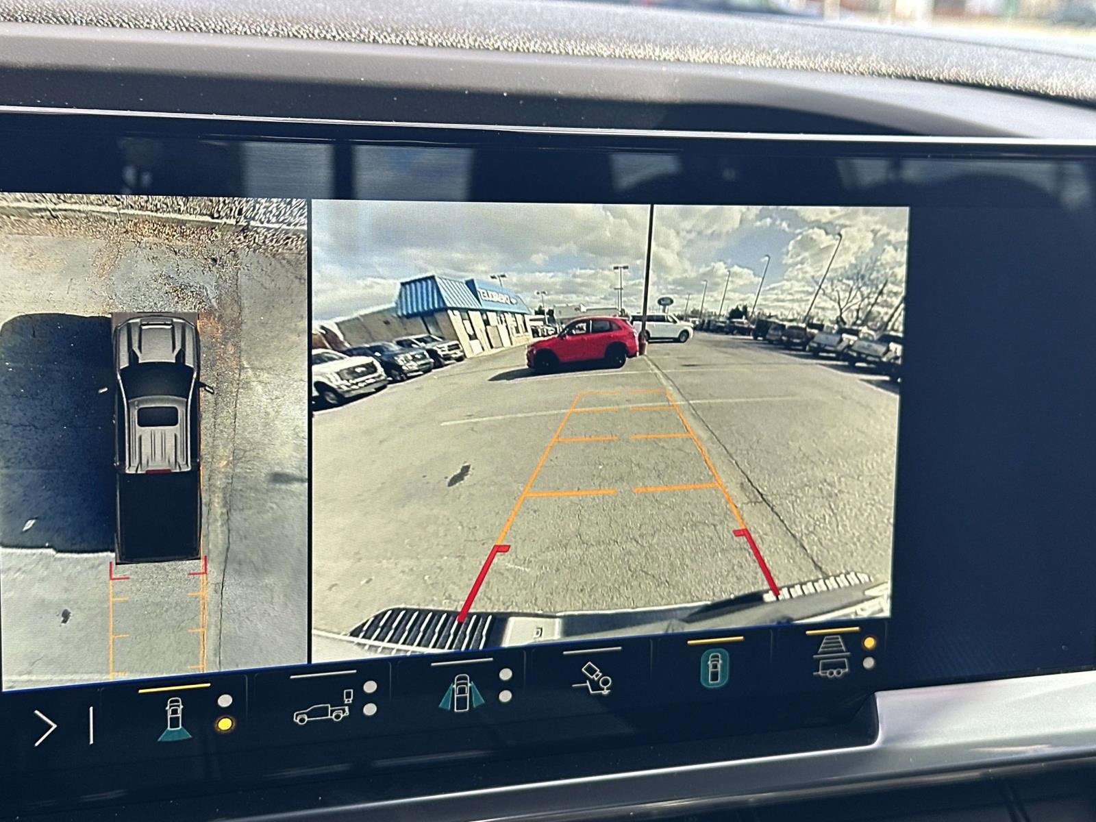 Used 2024 Chevrolet Silverado 2500 LTZ w/ LTZ Convenience Package image 11