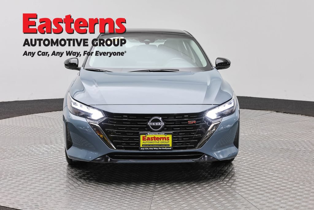 Used 2024 Nissan Sentra SR FWD image 2