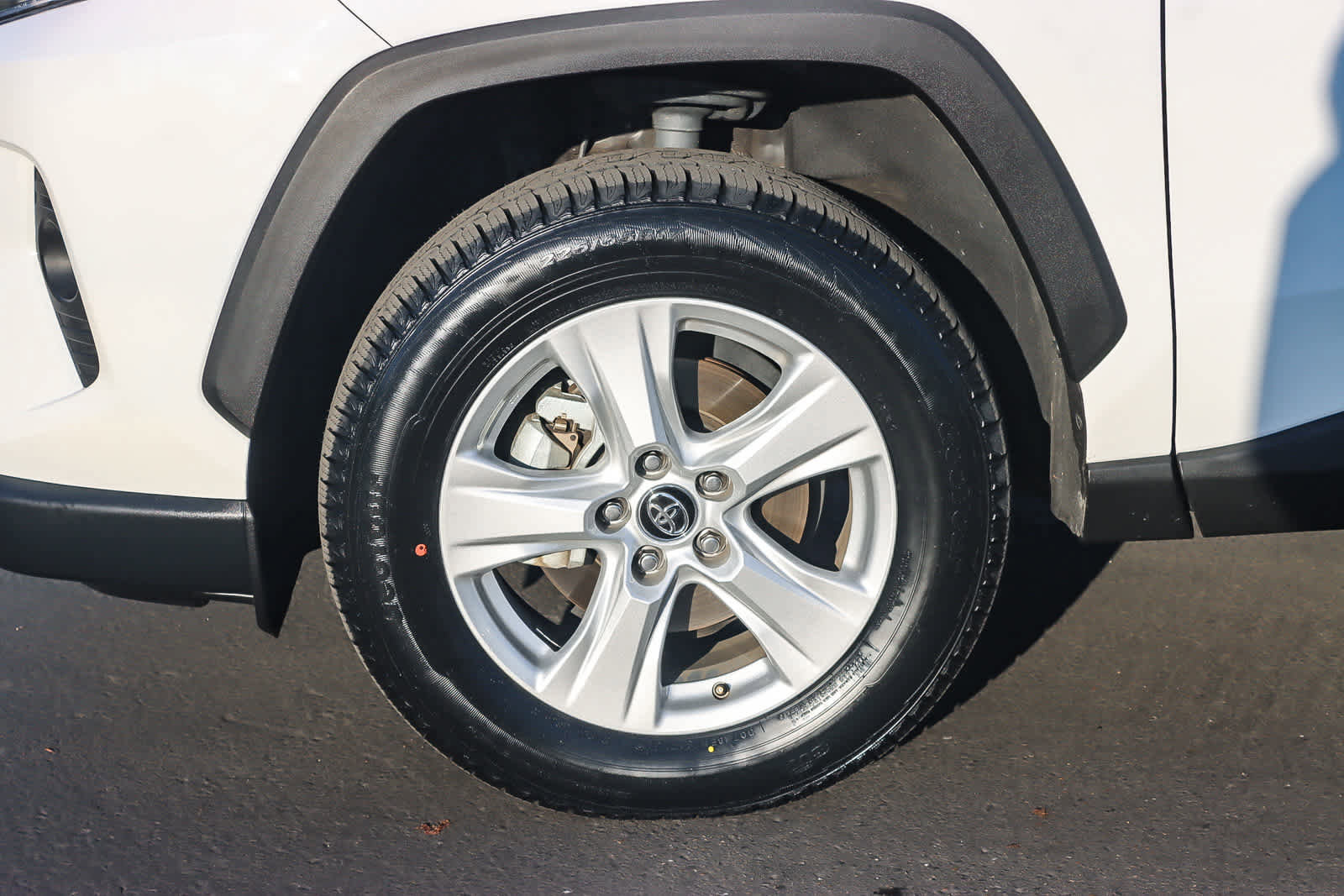 Used 2020 Toyota RAV4 XLE image 9