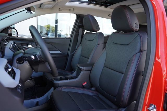 New 2027 Chevrolet Bolt RS w/ Technology Package FWD image 21