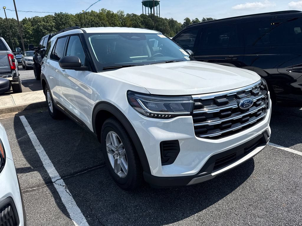 Used 2026 Ford Explorer Active RWD image 2