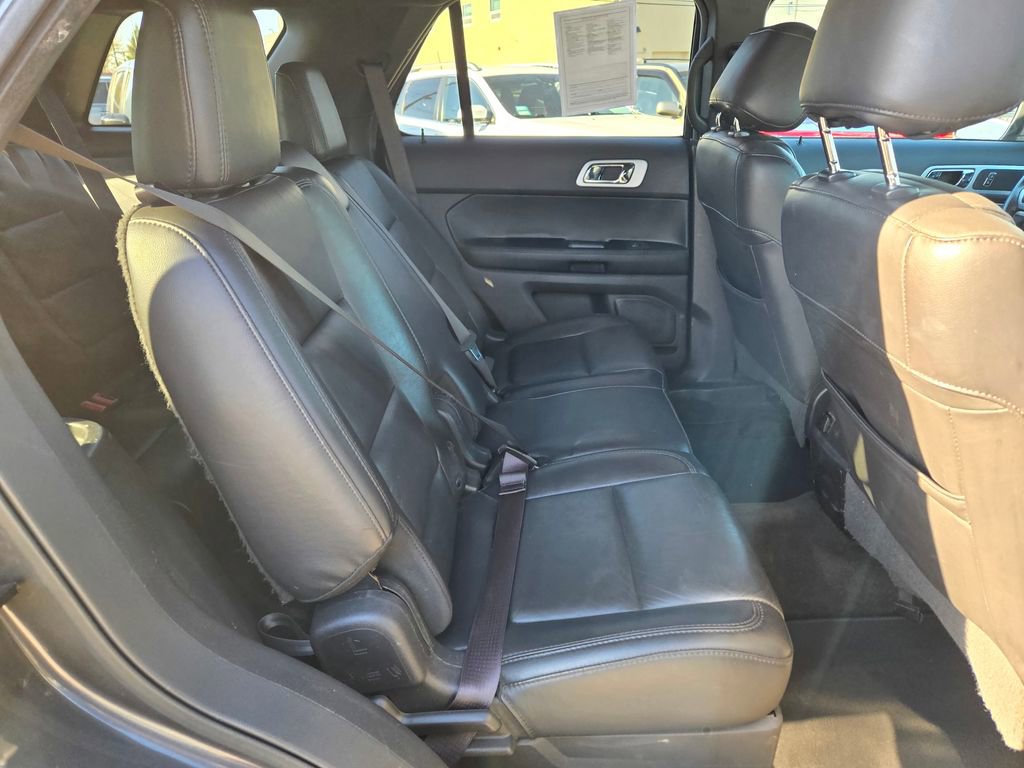 Used 2015 Ford Explorer XLT w/ Equipment Group 202A image 15