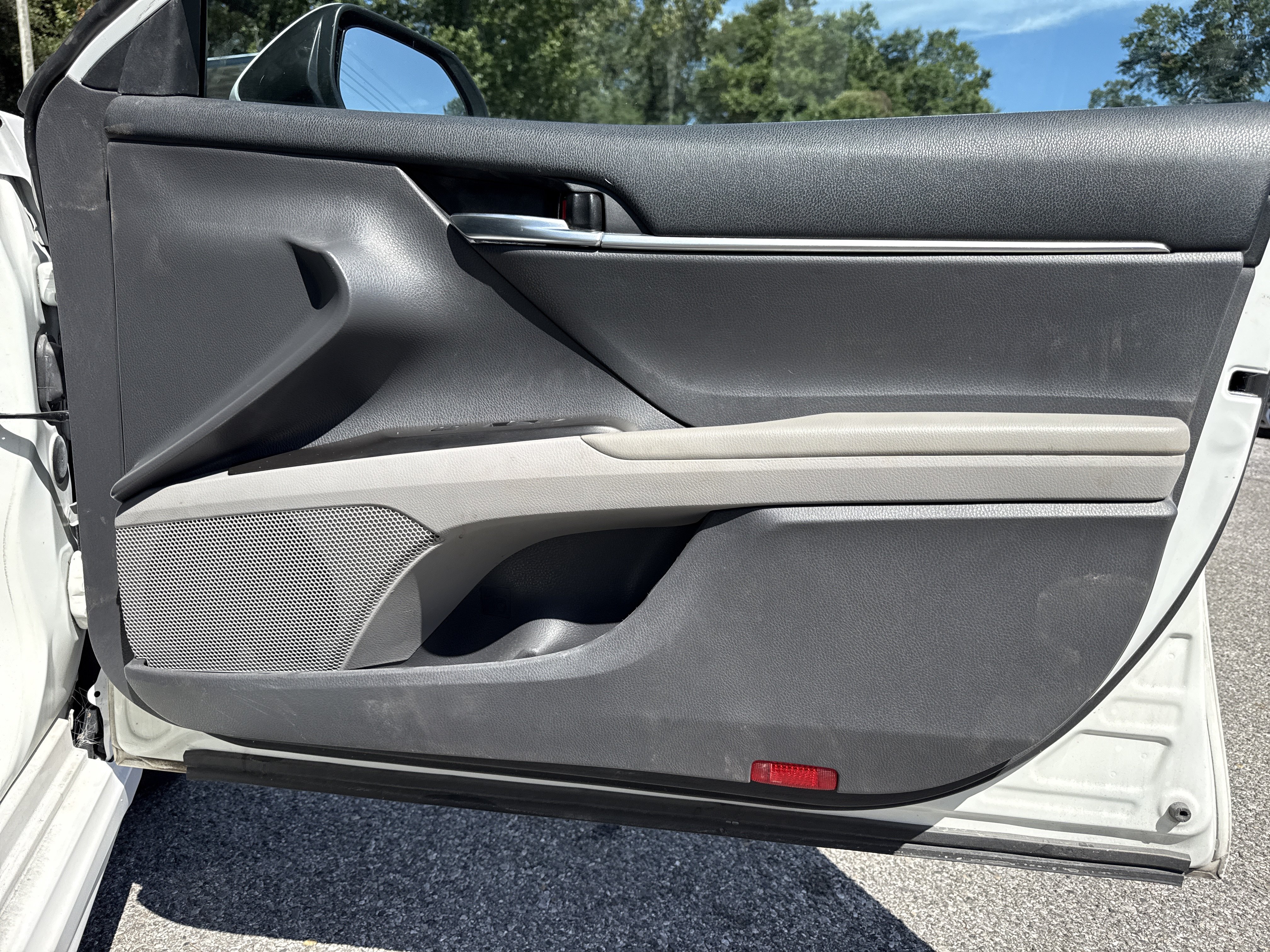 Used 2021 Toyota Camry SE FWD image 23