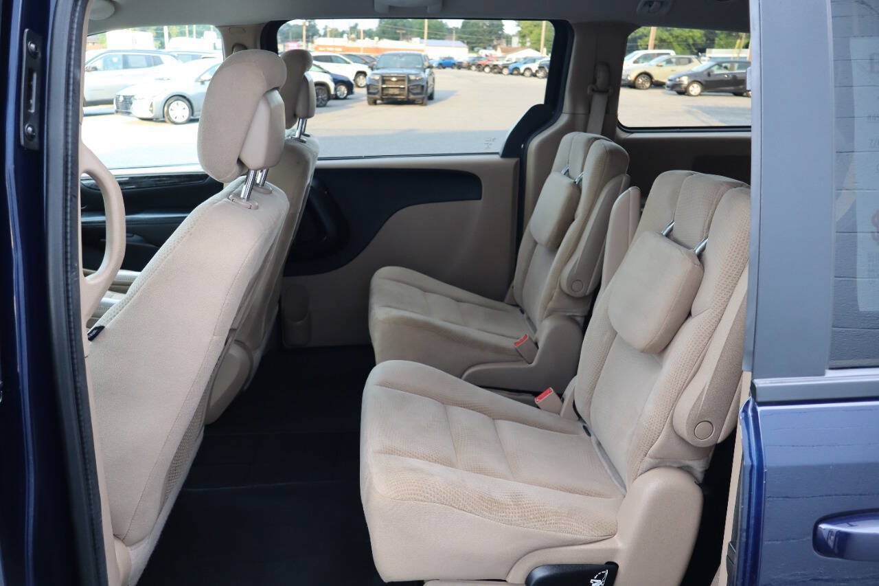 Used 2016 Dodge Grand Caravan SE w/ Quick Order Package 29E SE FWD image 5