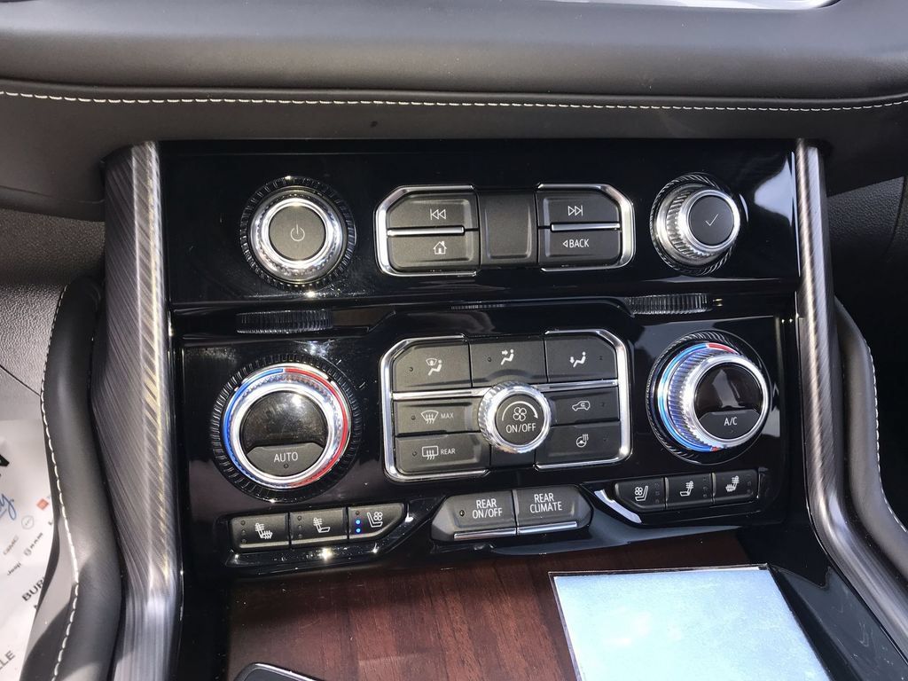 Used 2024 GMC Yukon Denali Ultimate AWD/4WD image 19