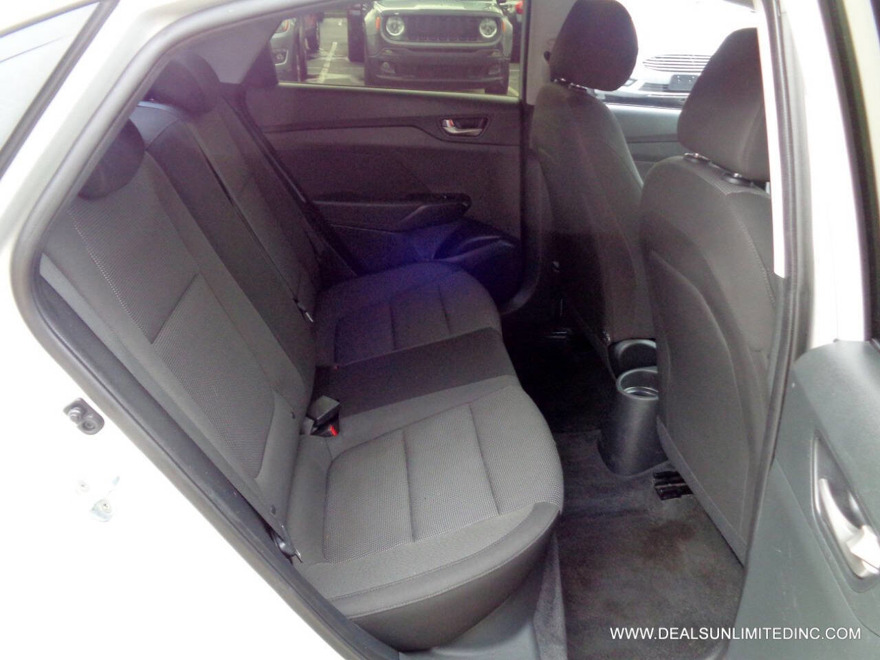 Used 2021 Hyundai Accent SE FWD image 16