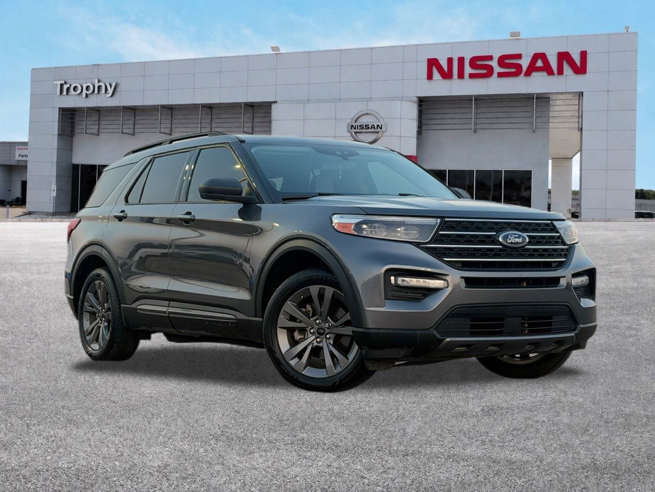 Used 2021 Ford Explorer XLT w/ Equipment Group 202A RWD image 1