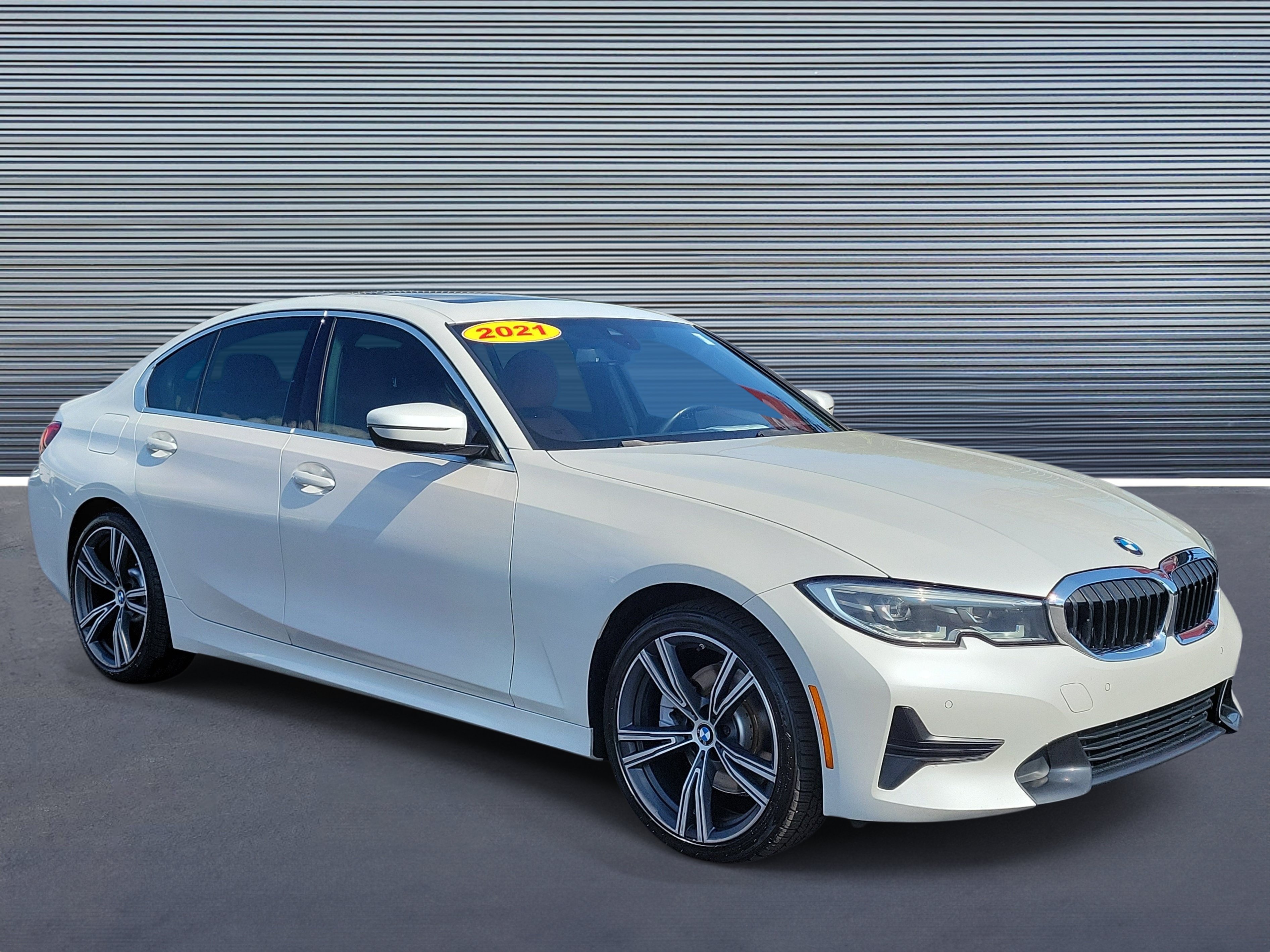 Used 2021 BMW 330i Sedan w/ Premium Package RWD image 2