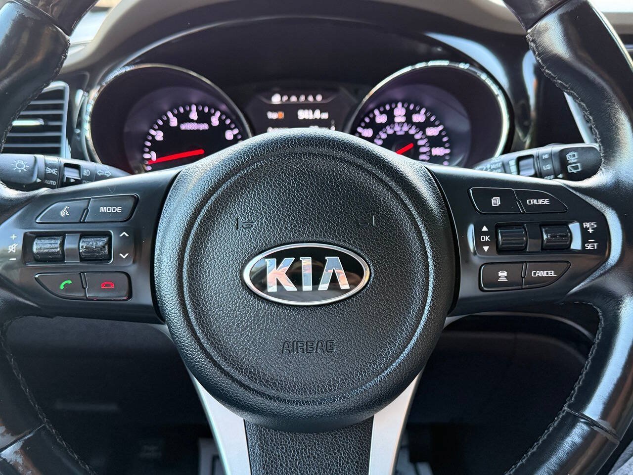 Used 2016 Kia Sedona SX Limited FWD image 32