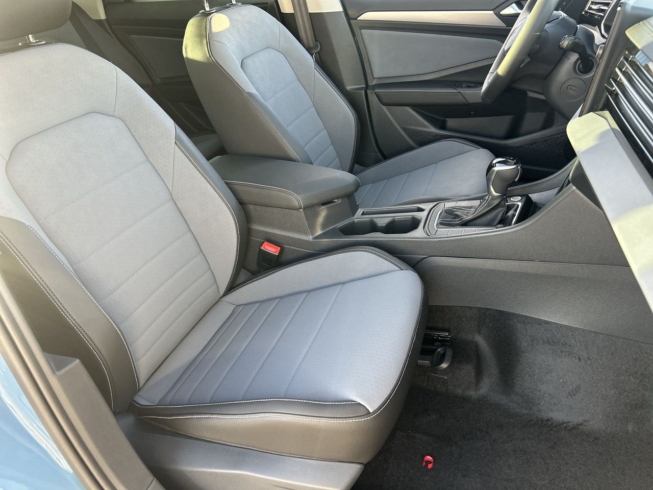 New 2027 Volkswagen Jetta SE FWD image 7