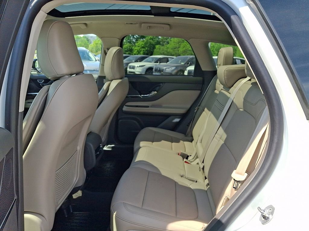 Certified 2023 Lincoln Corsair Reserve w/ Equipment Group 201A AWD/4WD image 10