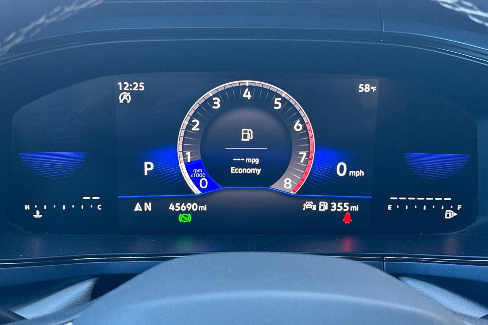 Used 2024 Volkswagen Taos SE image 31