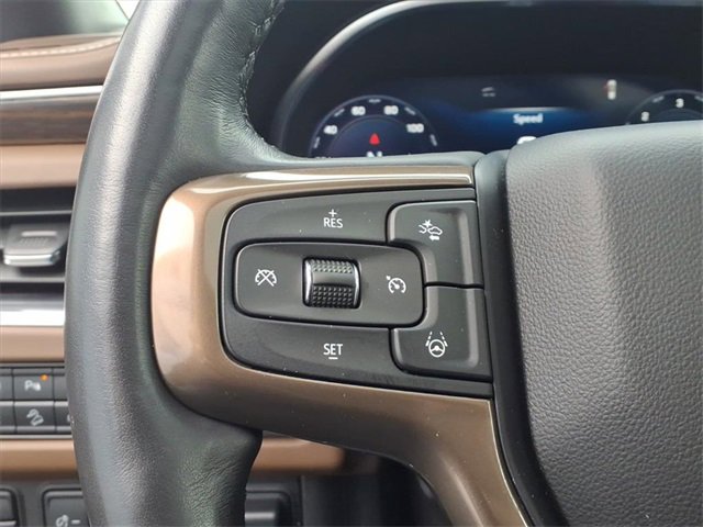 Used 2024 Chevrolet Suburban High Country w/ Advanced Technology Package image 16