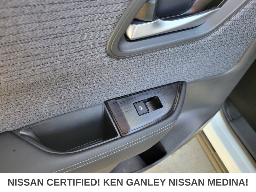 Certified 2023 Nissan Rogue SV AWD/4WD image 40