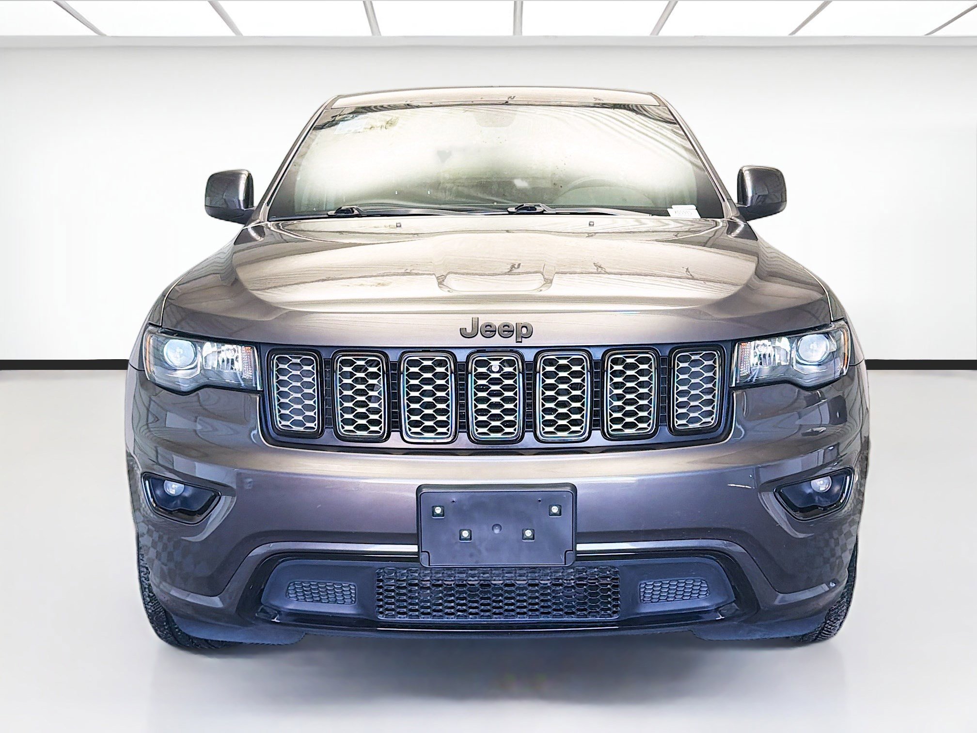 Used 2020 Jeep Grand Cherokee Altitude image 2