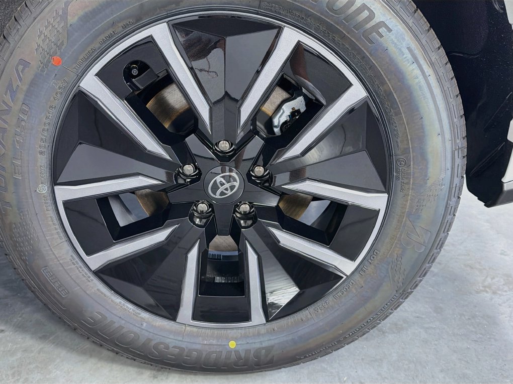New 2026 Toyota bZ FWD image 31