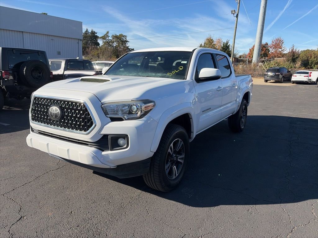 Used 2018 Toyota Tacoma TRD Sport image 3