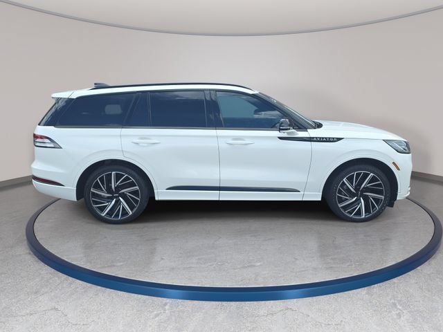 Used 2025 Lincoln Aviator Black Label w/ Jet Appearance Package AWD/4WD image 5