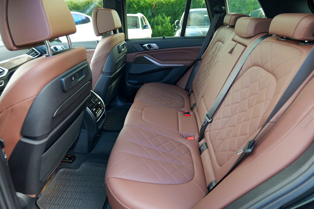 Used 2023 BMW X5 M50i w/ Executive Package AWD/4WD image 28