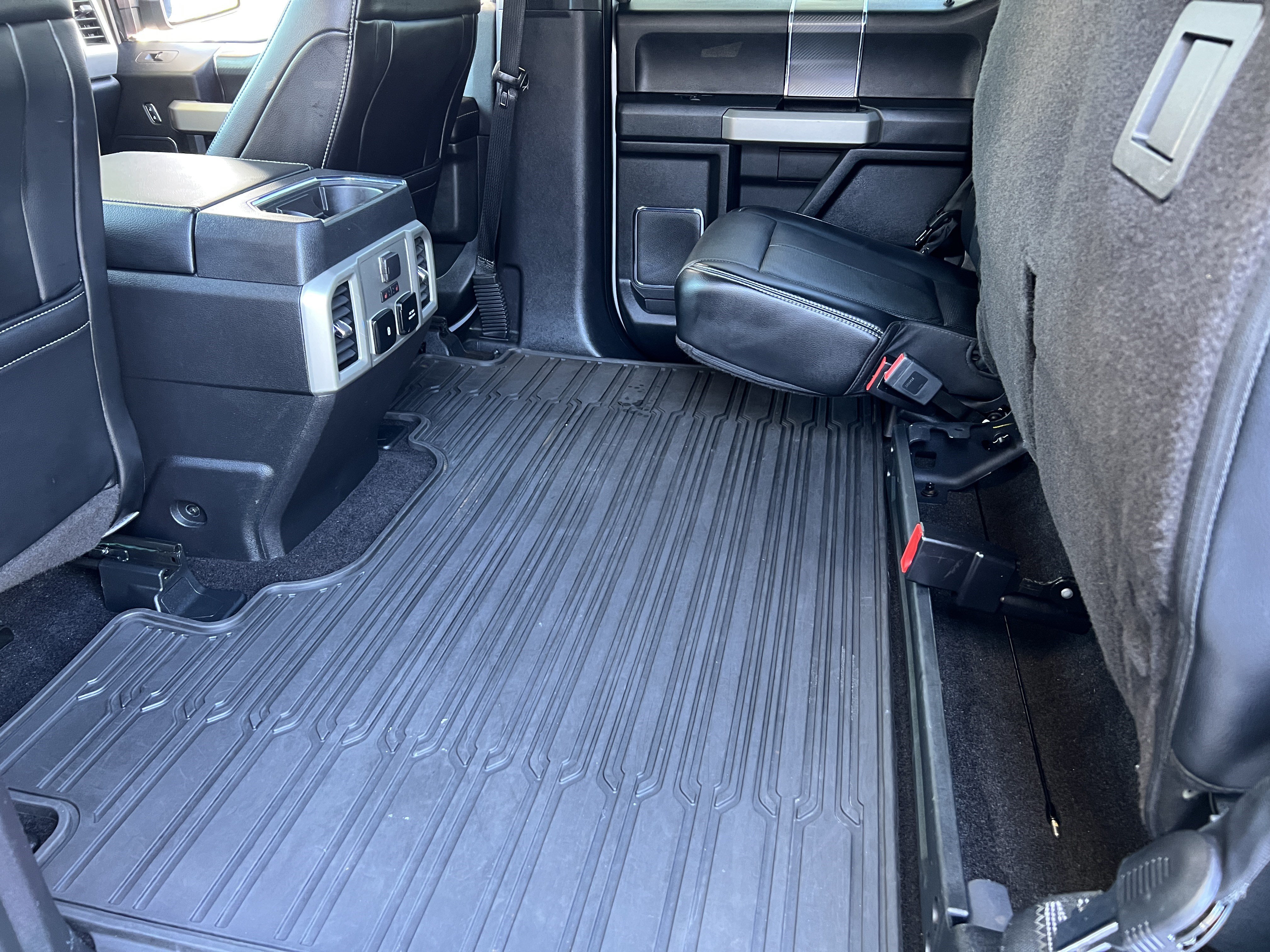 Used 2018 Ford F150 Lariat w/ Equipment Group 502A Luxury AWD/4WD image 19