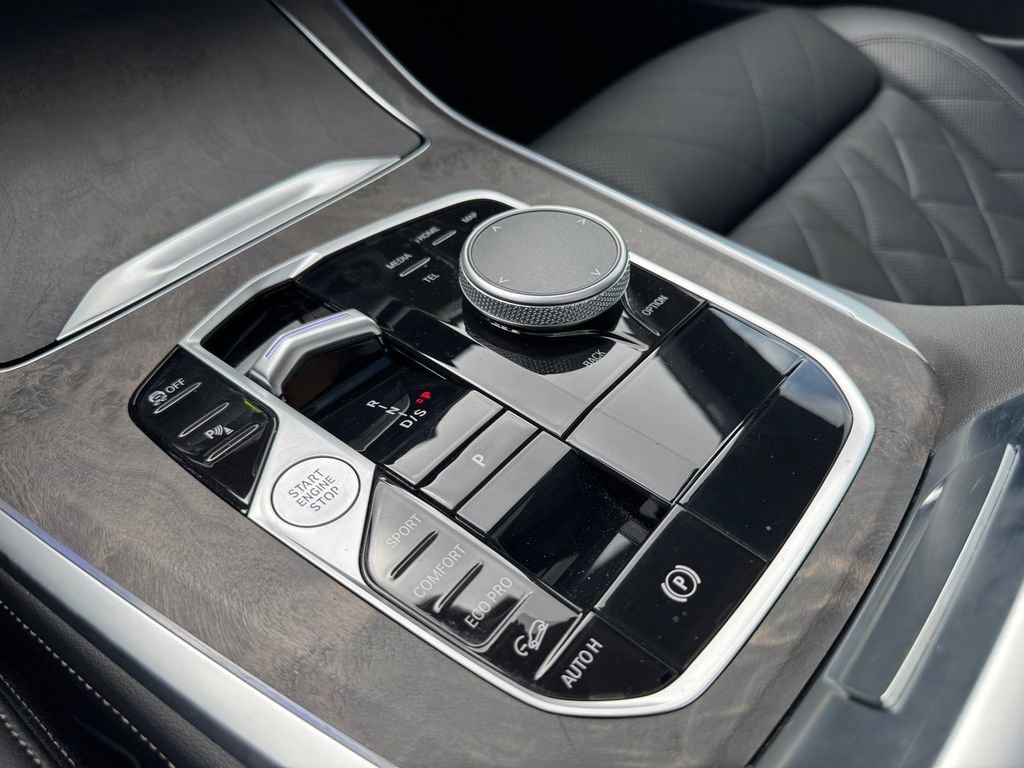 Used 2025 BMW X5 xDrive40i w/ M Sport Package image 21