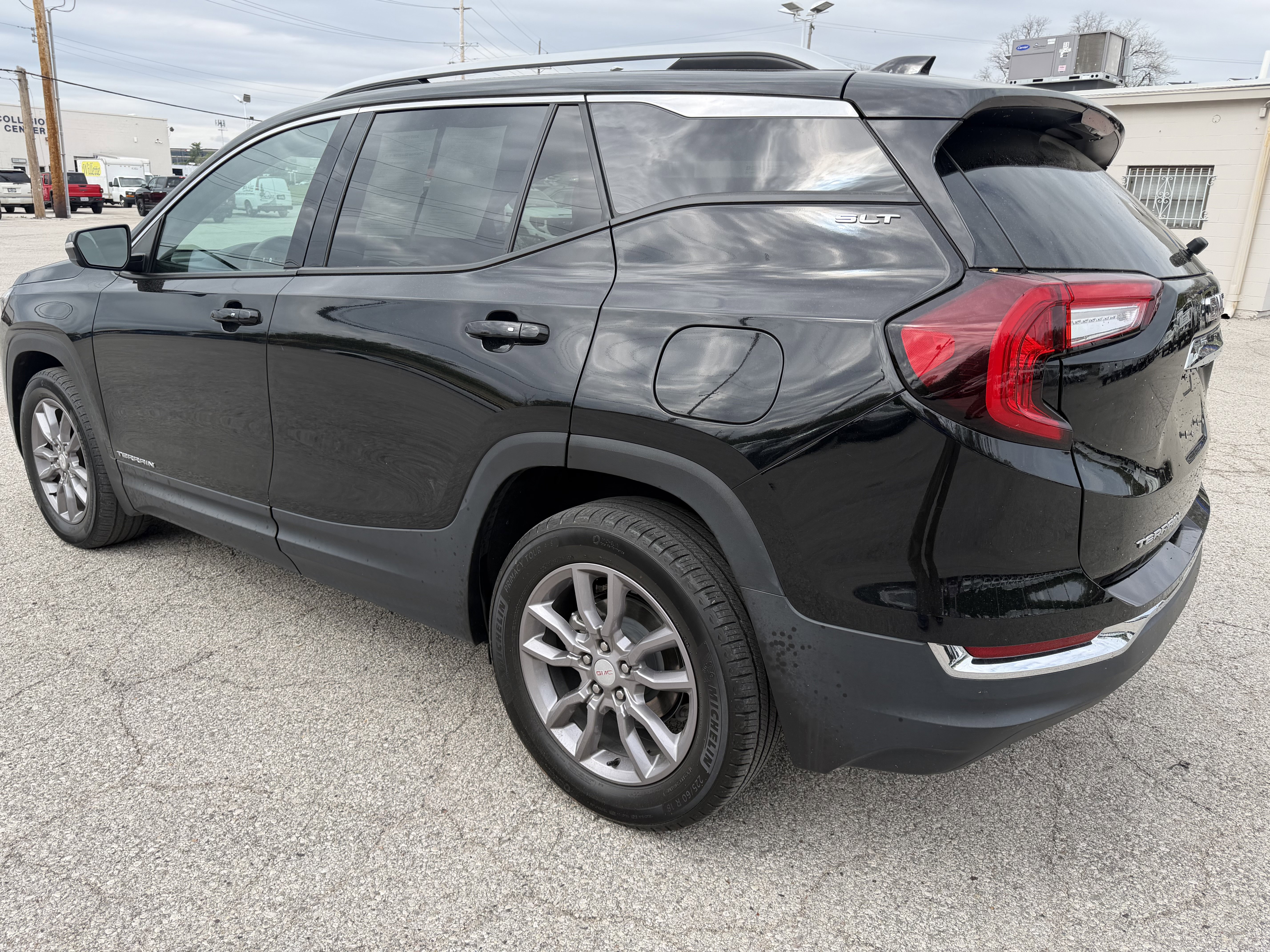 Used 2023 GMC Terrain SLT image 5