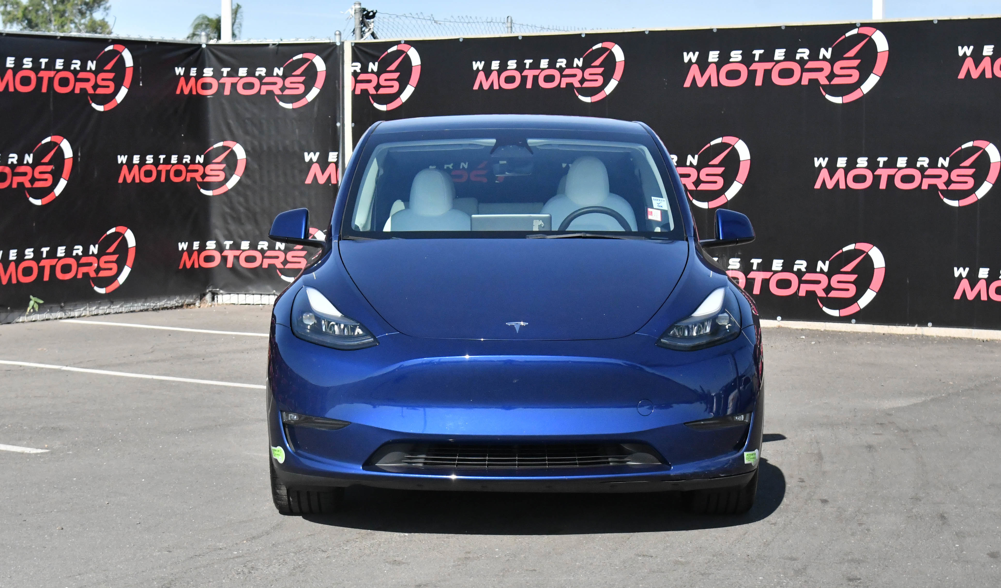 Used 2023 Tesla Model Y Long Range AWD/4WD image 2