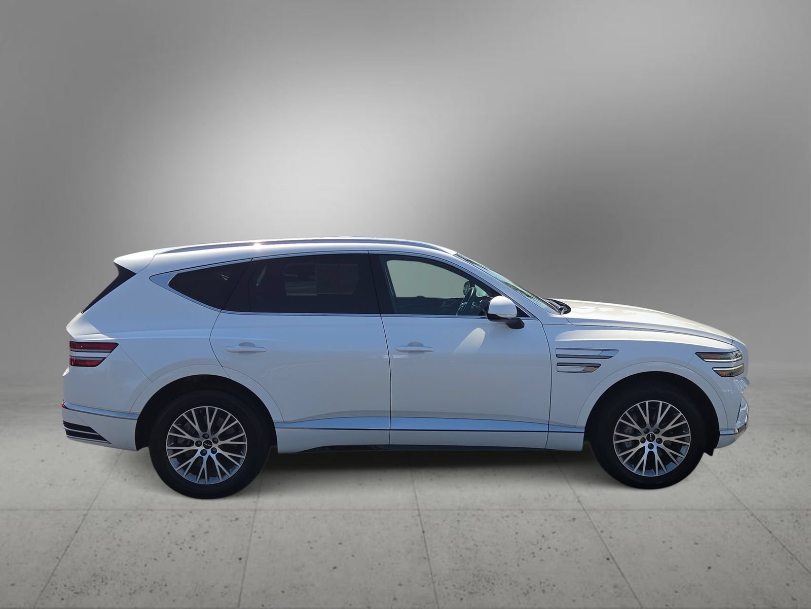 Certified 2025 Genesis GV80 2.5T Standard AWD/4WD image 9