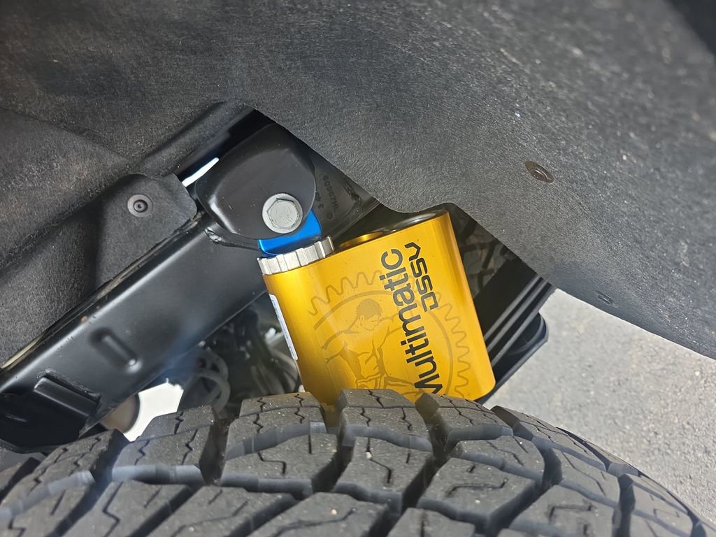 Used 2024 Chevrolet Colorado ZR2 w/ Technology Package AWD/4WD image 17