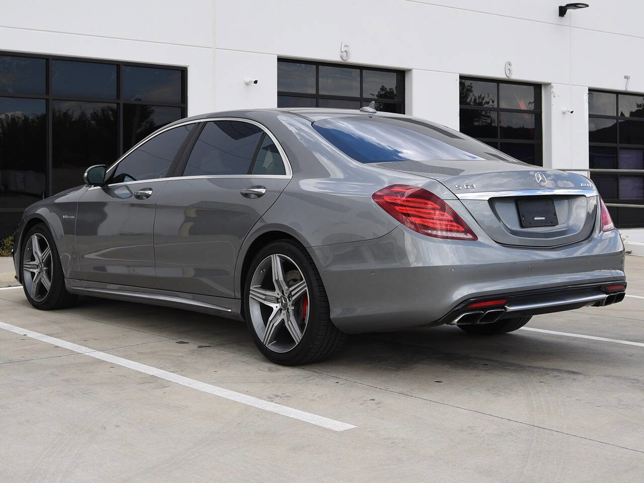 Used 2015 Mercedes-Benz S 63 AMG 4MATIC Sedan w/ Executive Rear Seat Package image 9