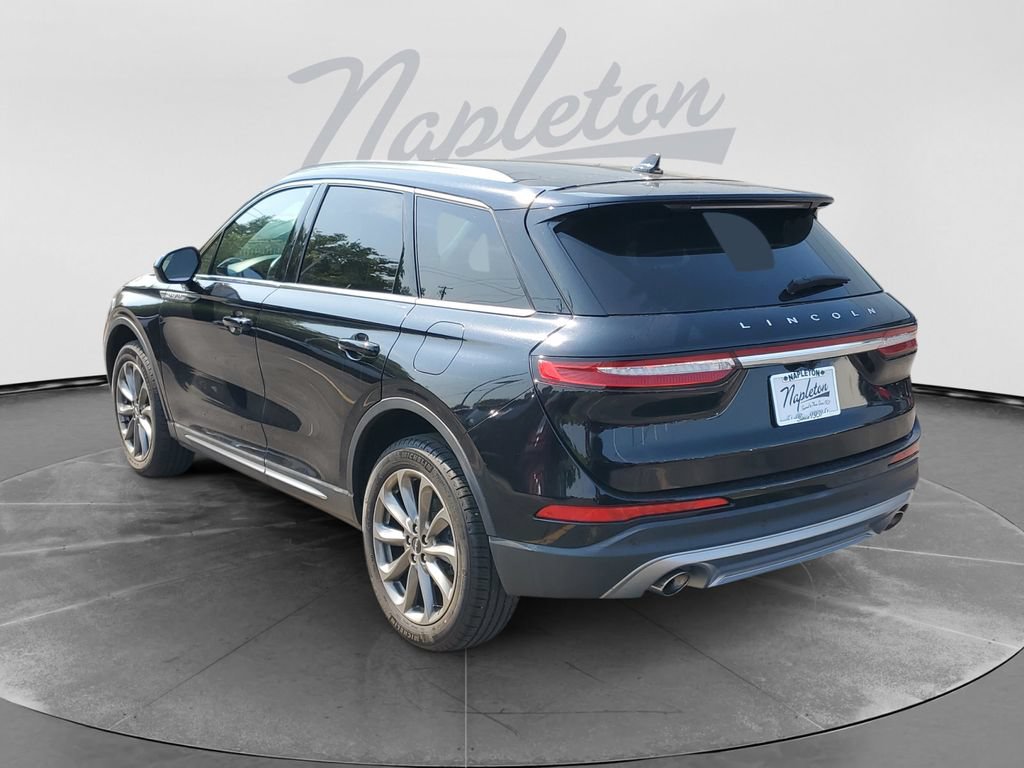 Used 2022 Lincoln Corsair AWD w/ Premium Package image 6