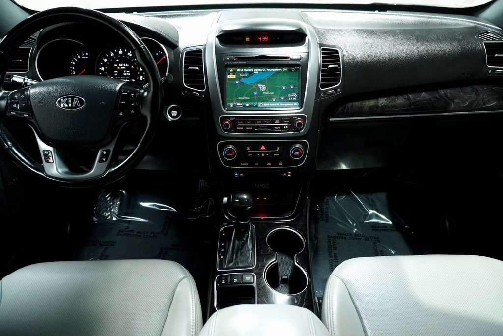 Used 2015 Kia Sorento SX image 18