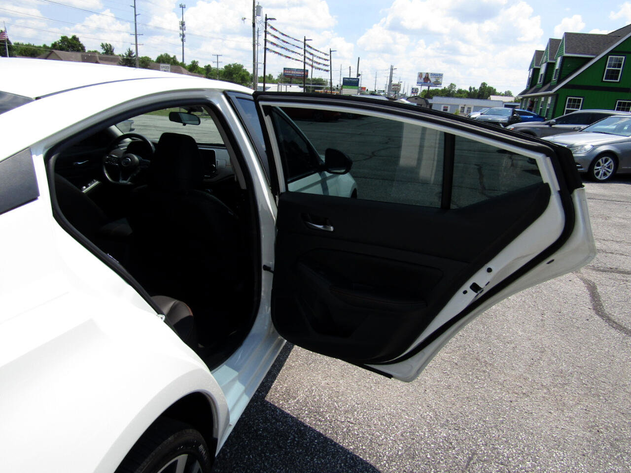Used 2021 Nissan Altima 2.5 SR w/ SR Premium Package image 24