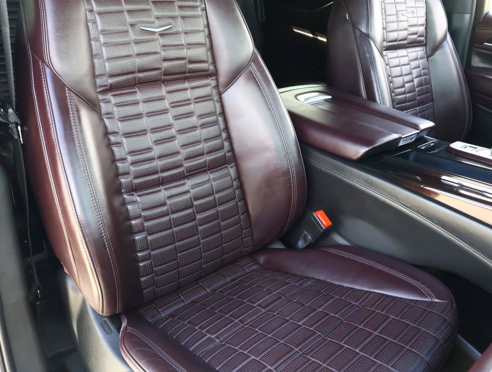Used 2023 Cadillac Escalade ESV Sport Platinum w/ LPO, ONYX Package AWD/4WD image 25