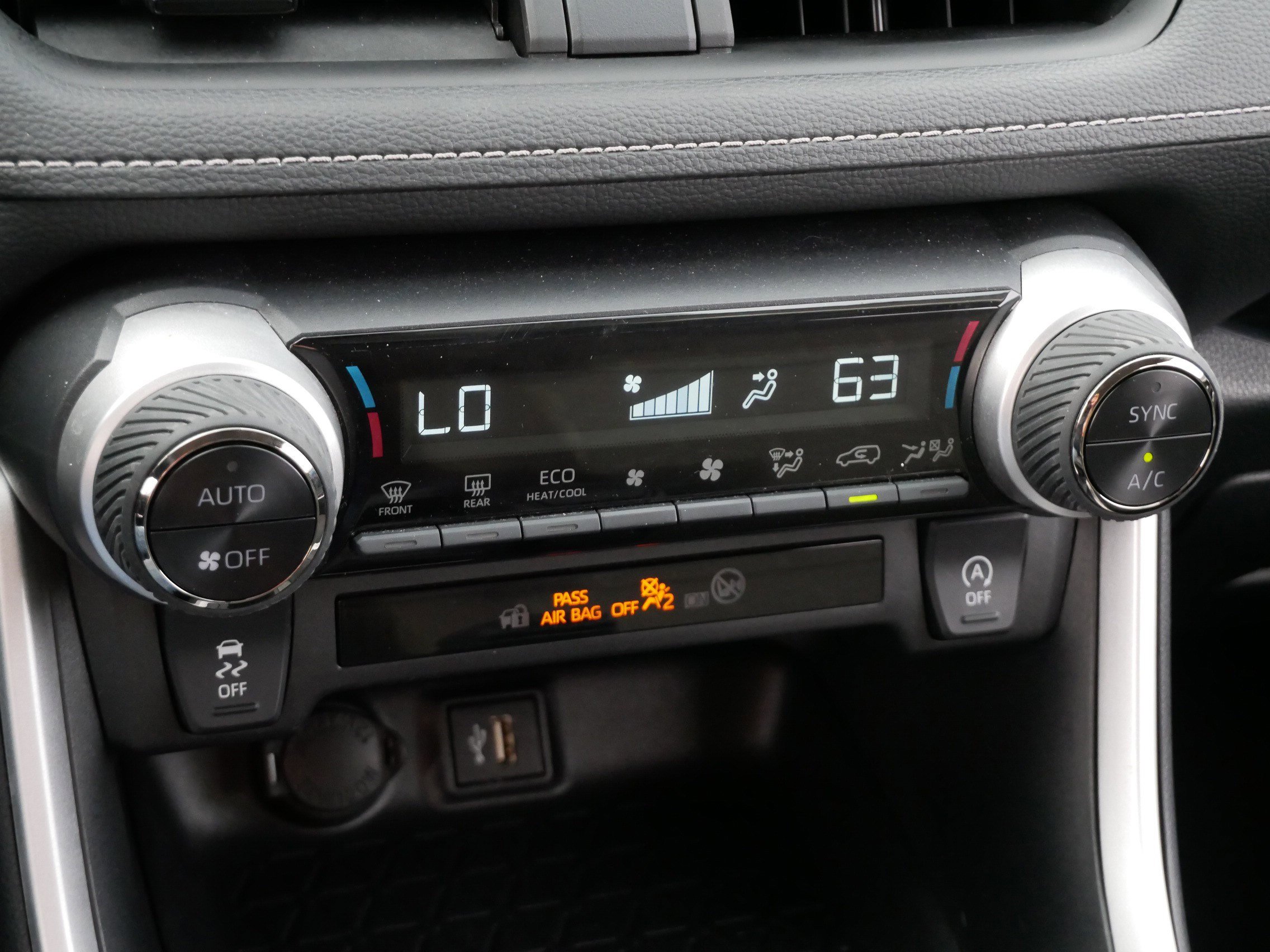Certified 2025 Toyota RAV4 XLE FWD image 23