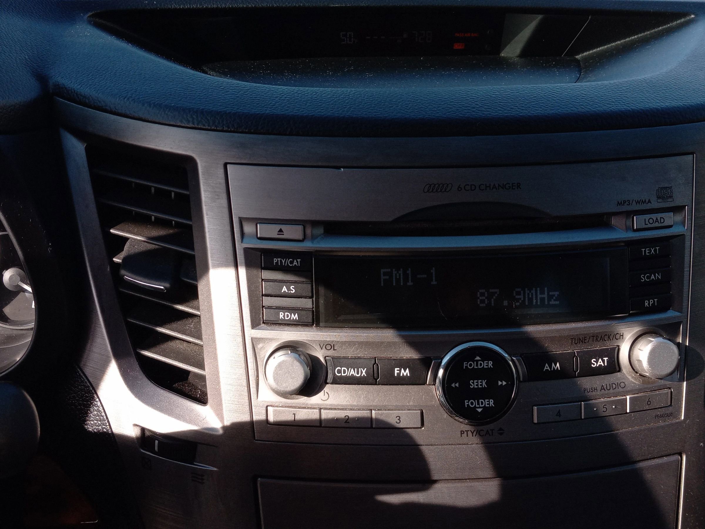 Used 2010 Subaru Legacy 2.5i Limited image 9