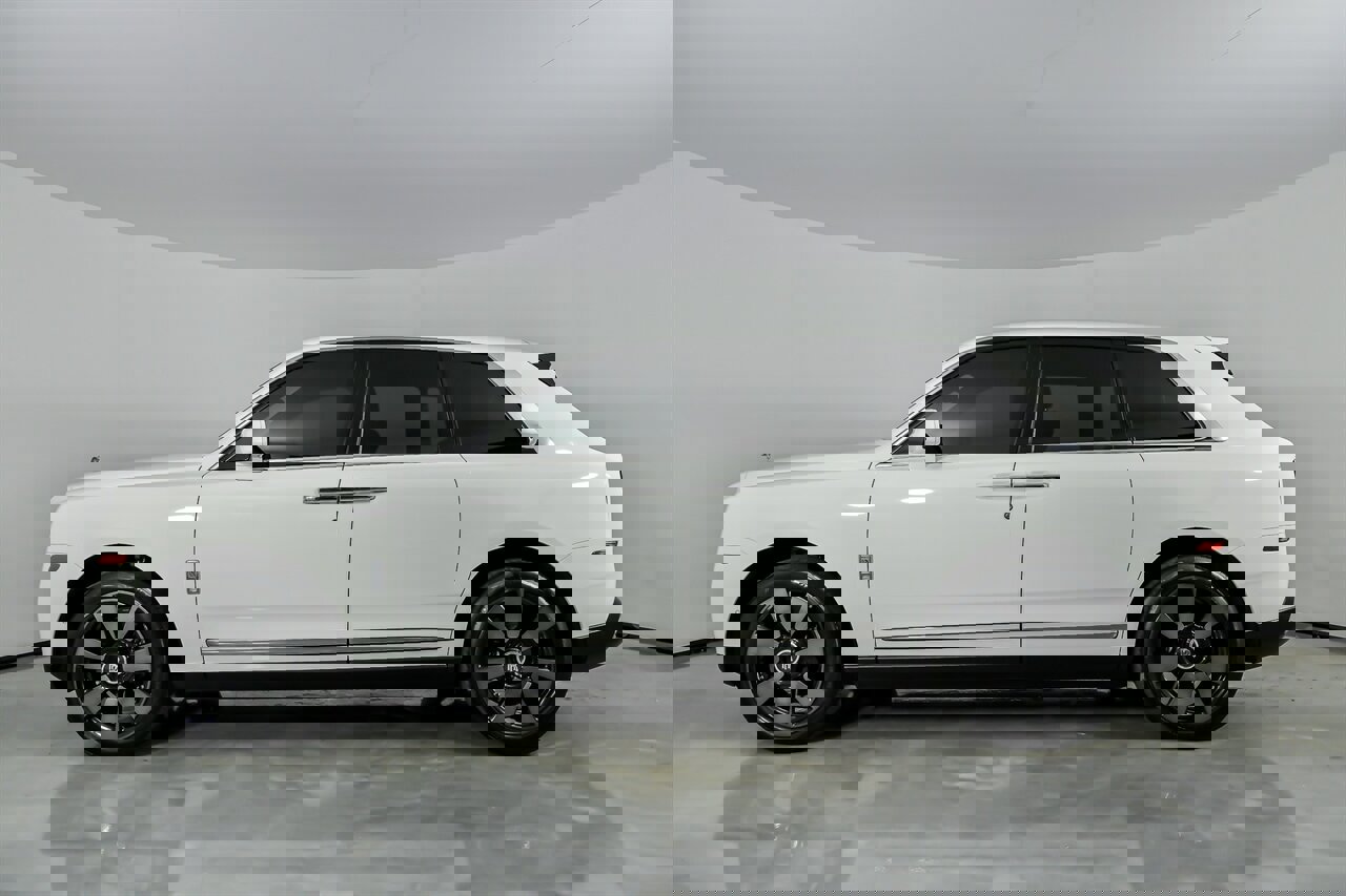 Used 2023 Rolls-Royce Cullinan w/ Leather Finishing Pack image 7
