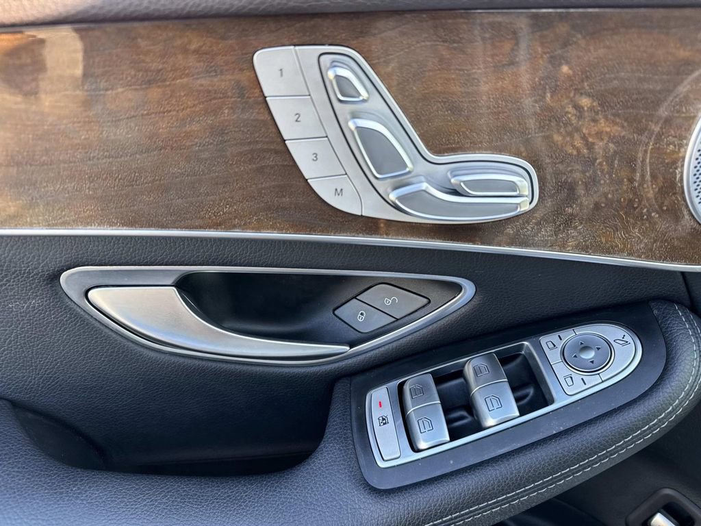 Used 2018 Mercedes-Benz GLC 300 w/ Premium Package image 21