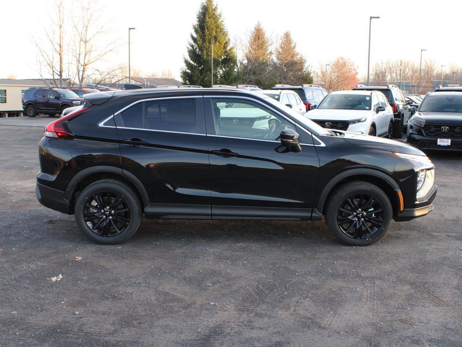 New 2026 Mitsubishi Eclipse Cross LE image 4